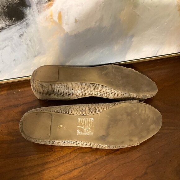 Banana Republic Women 9 Snakeskin Tan Ballet Flat Gold Buckle Preppy Work - Picture 15 of 15